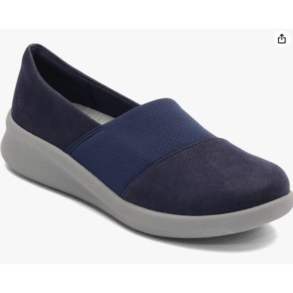 Clarks Women's Sillian 2.0 Moon Loafer Flat, Navy Synthetic, 7 - Picture 1 of 9